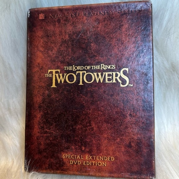 The Lord of the Rings: The Two Towers Four-Disc Special Extended Edition DVD - Picture 1 of 13